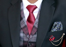 Jedwabne dodatki do garniturów. Krawaty, poszetki, szale - na które się zdecydować?