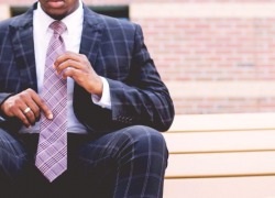 Jak dobrać krawat do męskiej sylwetki?